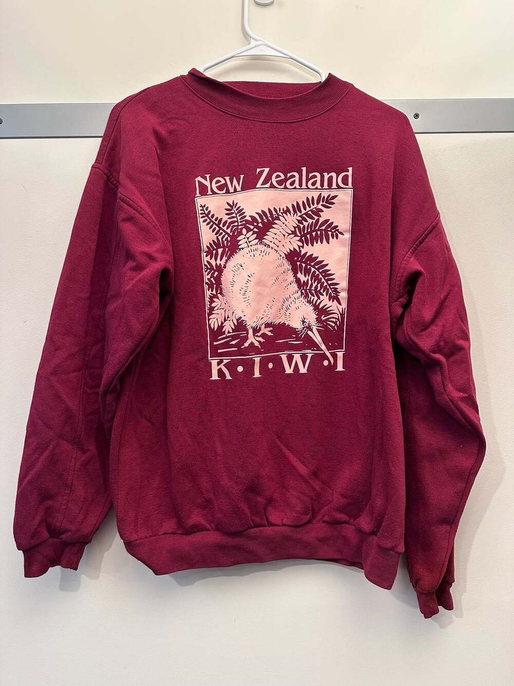 Vintage New Zealand Kiwi Bird Maroon Graphic Sweatshirt
